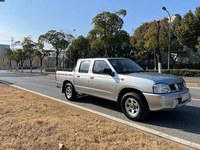 Nissan ZN Box-type 2013 2.4L Penggerak Dua Roda Standar Kulit Tahan Lama Bertenaga Harga Terjangkau yang Laris di Tiongkok
