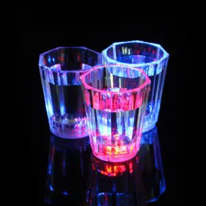 Pasokan Pesta Kaca Tembakan LED Berkedip Kacamata Plastik Grosir 2 Oz Glow Shot Glass LED Gelas Berkedip
