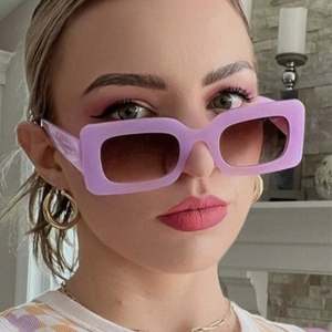 Gafas de Sol Rectangulares Coloridas de Moda con Logotipo Personalizado, Protección UV400, Montura Pequeña Cuadrada, Color Caramelo, para Mujer - Product Image 1