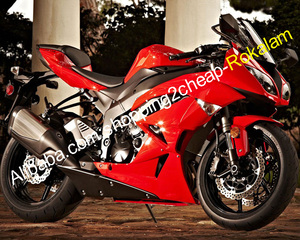 カカ　赤い Kawasaki Ninja ZX6R Red - Stylish & Powerful Motorcycle