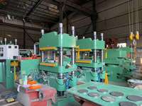 Presse à compression de mélamine de 550 tonnes et presse à plateaux automatique, presse hydraulique pour la fabrication de grands plateaux de service