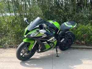 Kawasaki Ninja ZX-10R 1000CC Supersport de Cuatro Cilindros en Línea |   WorldSBK Tech, KCMF, S-KTRC, KIBS, TFT y Conectividad con Smartphone Kawasaki - Product Image 3