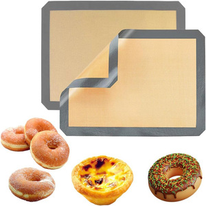 Tapis de cuisson en silicone flexible et alimentaire pour biscuits et pâtisseries avec support antidérapant pour un roulement stable - Product Image 4