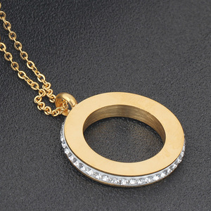 Pendentif rond en or avec gravure d'amour et strass tchèques, collier pour femme, cadeau - Product Image 3