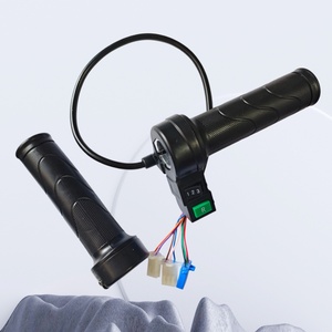 Poignée électrique universelle en <span class=keywords><strong>PVC</strong></span> avec accélérateur rotatif pour kits de remplacement de moteur sans balais de vélo électrique - Product Image 3