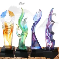 Yüksek dereceli özel şekil boş K9 cam kupa kristal cam ödülleri kupa kristal 3d lazer kristal kupa ödülü