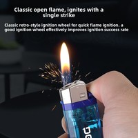 Briquet LED moderne rechargeable avec roue à silex et réservoir de carburant visible en plastique pour allumage par étincelle