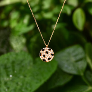 สร้อยคอจี้แฟชั่น สแตนเลส 316L ชุบทอง PVD ประดับคริสตัลทรงกลมสีดำ - Product Image 3