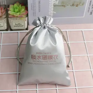 Toptan lüks özel saten ipek toz torbası İpli çanta dokuma etiket ile büyük toz torbası saten kılıf