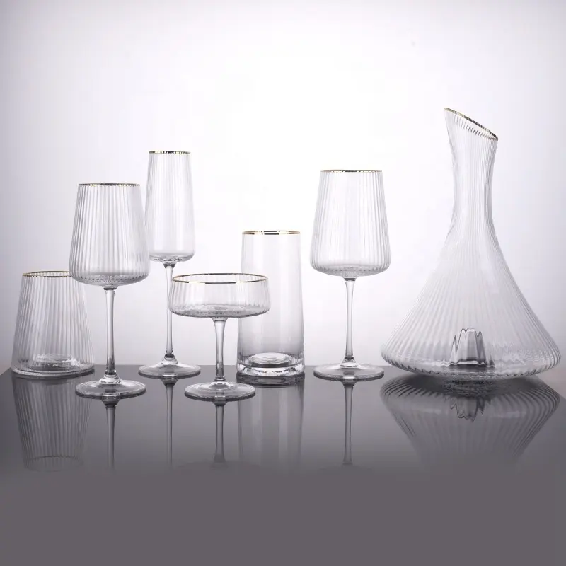 Lüks popüler nervürlü şarap bardağı şampanya bardak yüksek top cam decanter ile altın jant içme 7 set