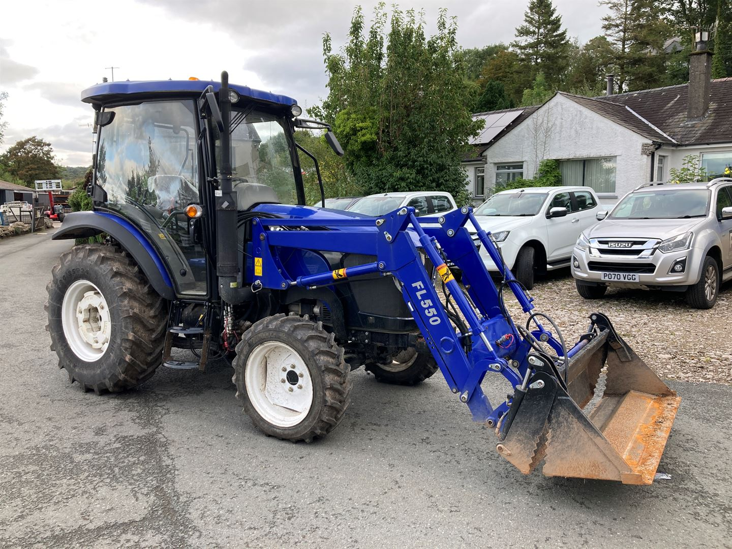 4WD TB504 TE504 50馬力 農業用トラクター フロントローダー付き 