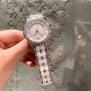 Montre-bracelet élégante et minimaliste pour femme CC, cadran carré, diamants de luxe, mouvement à quartz, cadeau parfait pour femme - Product Image 2