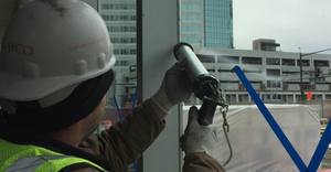 CHEM Adhesivo y sellador de construcción de poliuretano para calafateo de hormigón flexible y pintable, 10,1 oz, negro - Product Image 4