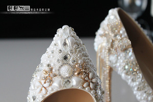 รองเท้าเจ้าสาวส้นสูงประดับคริสตัลไข่มุกและเพชรเทียมแบบใหม่ - Product Image 4