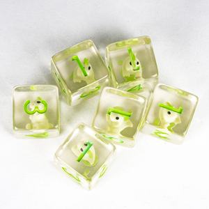 FACCUBカスタムインクルージョン恐竜目歯車カエルガラスボールキノコサイコロ彫刻ビスポークプラスチック樹脂D6サイコロ - Product Image 1