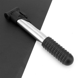 Mini pompe à air Yueli Silver en alliage d'aluminium 80-130 PSI, légère et portable, pour la réparation des pneus de vélos de route et de VTT - Product Image 1