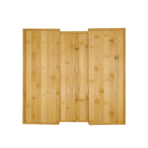 Organisateur de <span class=keywords><strong>tiroir</strong></span> de cuisine rectangulaire en bambou plateau à couverts extensible avec finition laquée pour couverts et argenterie - Product Image 5