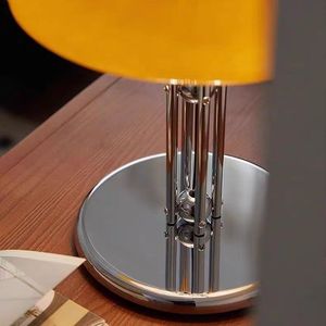 Lámpara de mesita de noche Retro Premium XZM con diseño de seta, calabaza de Metal, <span class=keywords><strong>estilo</strong></span> <span class=keywords><strong>Bauhaus</strong></span> de Corea del Sur para decoración del hogar y dormitorio - Product Image 1