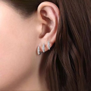 Pendientes curvos de 3 capas con diamantes de imitación, estilo minimalista, diseño de arco, para mujer - Product Image 3