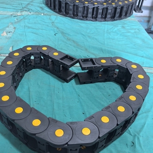 Chaîne de guidage hydraulique pour routeur CNC, prix imbattable, <span class=keywords><strong>guide</strong></span>-câble, chaîne d'énergie, chaîne de traînage en nylon 45x50 à l'intérieur - Product Image 3