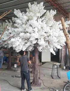 Benutzer definierte große und hohe Kunststoff weiße Kirschblüten künstliche Bäume für Hochzeit Restaurant Dekoration