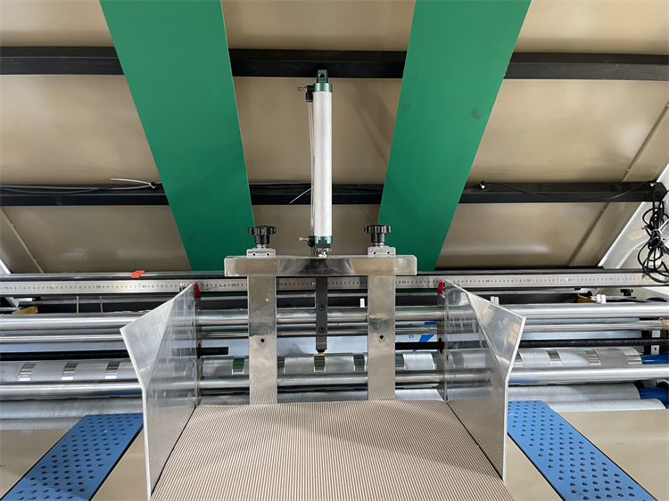 cardboard laminating machine