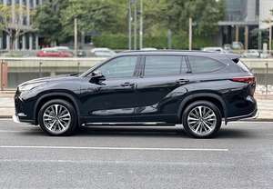 Toyota Crown Kluger Hybride Intelligent 2.5L E-CVT à Double Moteur, Transmission Intégrale, Édition Luxe, Modèle 2024 d'<span class=keywords><strong>Occasion</strong></span> - Product Image 3