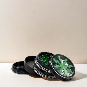 Accessoires pour fumeurs en gros, moulin à herbes de 63 mm, machine à broyer, tambour éclair, moulin à herbes en aluminium pour tabac - Product Image 3