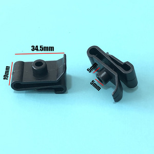 Sujetador automotriz de plástico Toyota: Tornillo de fijación y clip S para revestimiento interior del guardabarros y protector de chasis 9046705114 - Product Image 2