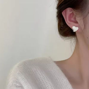 Boucles d'oreilles clous irrégulières en argent S925, motif cœur et perle carrée, pour femmes et jeunes filles, bijoux tendance et originaux - Product Image 6