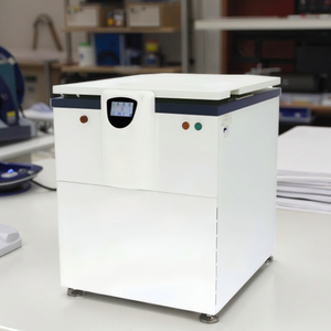Centrifugeuse réfrigérée de grande capacité ISO 9001 ISO 3485, centrifugeuse de laboratoire réfrigérée haute vitesse de grande capacité - Product Image 2