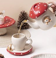 Adorable ensemble de tasses en céramique sur le thème des champignons avec des accents d'écureuils, mugs pour la consommation