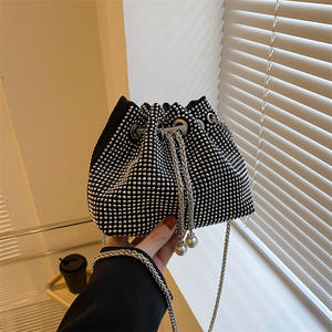 <span class=keywords><strong>Sac</strong></span> seau à cordon orné de strass, nouveau style 2026, design entièrement strassé, <span class=keywords><strong>sac</strong></span> bandoulière haut de gamme à chaîne, très tendance. - Product Image 5