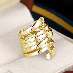 Anello da Donna Creativo in Stile Coreano, Anello Avvolgente Multistrato Liscio e Audace, Accessorio per Mano con Linee Geometriche - Product Image 6
