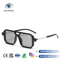Nouvelle Arrivée Lunettes de Soleil Homme Oversize Monture Plastique Style Bouclier avec Branches Contrastées Protection UVA UVB Sports de Plein Air Festival