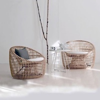 Canapé d'extérieur moderne Table basse Combinaison de meubles en rotin indonésiens simples pour séjour chez l'habitant Asie du Sud-Est Villas Cour