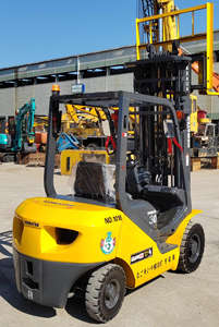 Gran oferta usada KOMATSU 30 bomba de fuente diésel de 3 toneladas motor carretilla elevadora caja de cambios de alto rendimiento características de construcción al por menor - Product Image 3