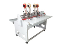 Machine à coller du ruban adhésif à grande vitesse pour boîtes en carton ondulé/Équipement automatique de collage de ruban adhésif pour cartons ondulés pour l'emballage