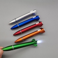 Stylo à bille en plastique promotionnel avec logo personnalisé, stylo à bille en forme de fusée avec lumière LED, design original, encre noire