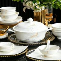 Service de table élégant en porcelaine fine avec motif papillon doré, vaisselle de luxe en céramique avec impression délicate, idéal pour la maison et les mariages.
