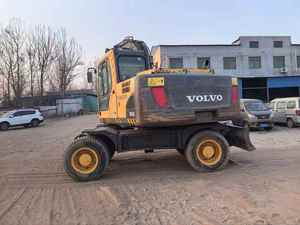 Excavatrice sur chenilles Volvo EC145B d'occasion de 14 tonnes, en bon état, engin de construction avec moteur, 1 an de service après-vente - Product Image 4