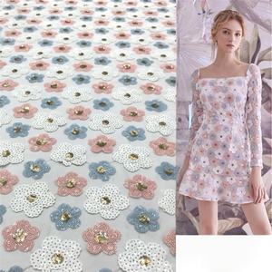 Nouveaux produits maille Sequin tissu haute qualité fleur Sequin tissu pour femmes Performance vêtements robes <span class=keywords><strong>de</strong></span> soirée - Product Image 1