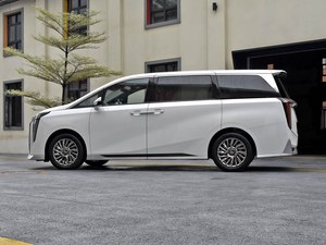 Nuovo Van di Lusso Automatico R18 a 7 Posti MPV 400T Edizione Flagship 2023 Spazioso per Famiglia e Lavoro <span class=keywords><strong>con</strong></span> Sistema di Guida Intelligente - Product Image 4