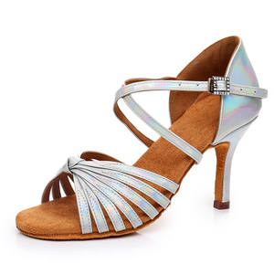 Chaussures <span class=keywords><strong>de</strong></span> <span class=keywords><strong>danse</strong></span> latine pour femmes adultes personnalisées, semelle souple en soie, chaussures <span class=keywords><strong>de</strong></span> <span class=keywords><strong>danse</strong></span> professionnelles, chaussures <span class=keywords><strong>de</strong></span> <span class=keywords><strong>danse</strong></span> à talons hauts pour femmes, <span class=keywords><strong>talon</strong></span> <span class=keywords><strong>de</strong></span> 5,5/<span class=keywords><strong>7</strong></span>,5/8,5 <span class=keywords><strong>cm</strong></span> - Product Image 4
