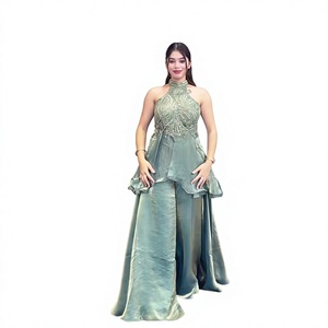 Ensemble haut à bretelles orné de pierres vert sauge et pantalon palazzo avec dupatta longue pour femme - Product Image 1
