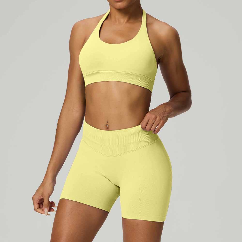 สีเหลืองเข้ม