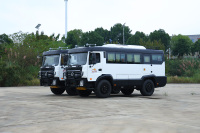 Dongfeng Mini-bus tout-terrain diesel 4x4 AWD 23 places, mini-bus diesel personnalisé pour le transport