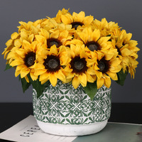 Bouquet de soie de tournesol à 6 têtes fait à la main de haute qualité en gros pour la décoration de la maison Arrangement mural de jardin sauvage