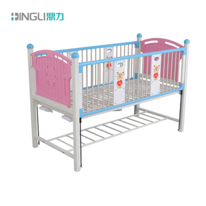 Lit d'hôpital pédiatrique manuel à deux fonctions en acier au carbone avec barrière haute, lit d'<span class=keywords><strong>enfant</strong></span>, mobilier <span class=keywords><strong>de</strong></span> soins médicaux pour salle d'hôpital - Product Image 2