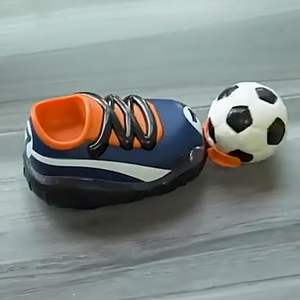 <span class=keywords><strong>Auto</strong></span> Telecomandata a Forma di Scarpa <span class=keywords><strong>da</strong></span> Calcio 2.4G, Giocattolo RC per Competizioni con Luci e Drift Rapido - Product Image 2